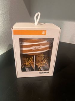 Boys Timberland Boots & Beanie Set, NEW