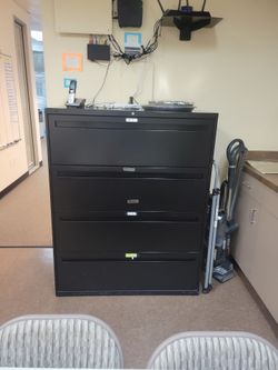 ***FILE CABINET HON brand 4-drawer