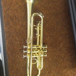 King 601 Trumpet With Case