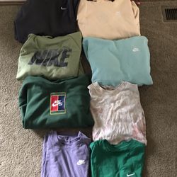 Nike hoodie size medium to small