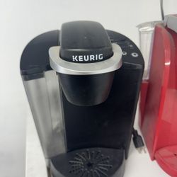 Keurig coffee maker only used it a couple times and it’s been sitting on my fridge collecting dust