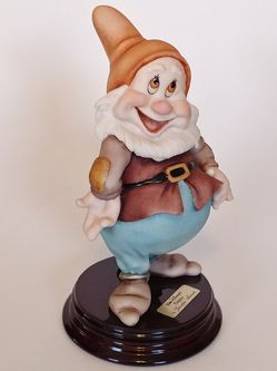 Giuseppe Armani Figurine; "Happy" - Walt Disney Figur ine Imported from Florence, Italy.