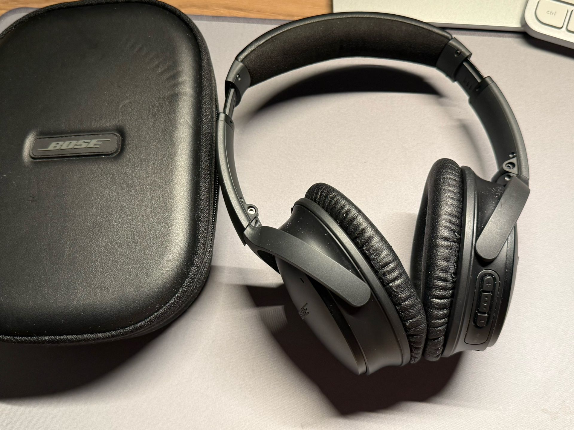 Bose QuietComfort® 35 wireless headphones I