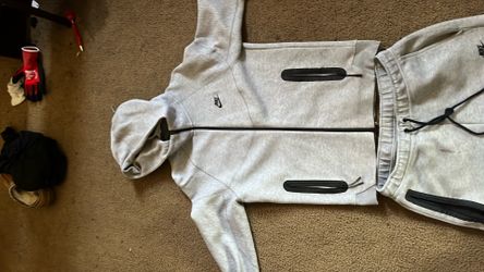 Size medium, Nike tech zip up size large Nike tech pants