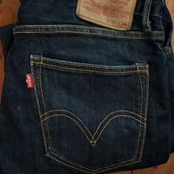 Levi's 32/34 Matchstick 