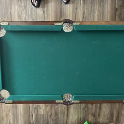 Mini Pool Table