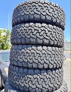 275/70/18 Bfgoodrich Selling a set of 4 tires in excellent condition 🫡