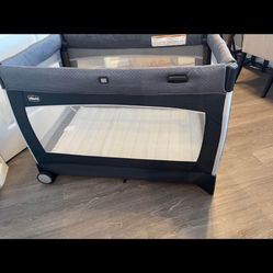 Chico Playpen With Changing Table And Sheets