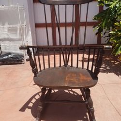 Vintage Rocking Chair 