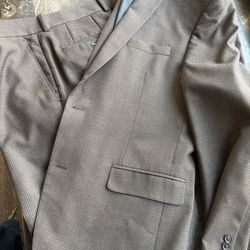 Men’s Slim Fit Designer Suit (Bar III) – Worn Once – Size 42R – $150