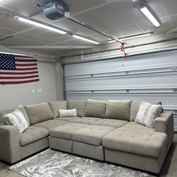Sectional Couch W/ Pullout Bed 