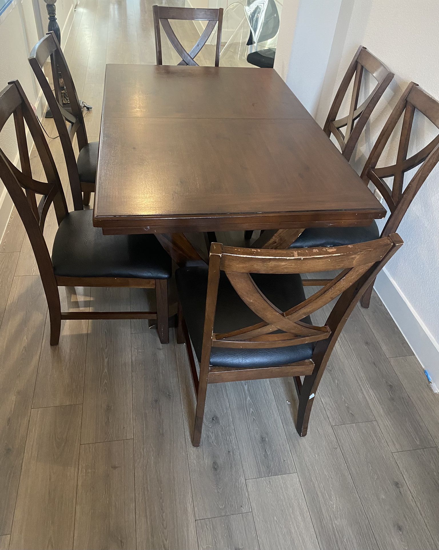 Valaria 7-piece Dining Set
