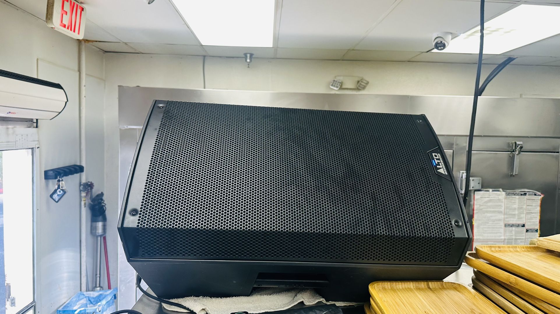 Alto Soeaker 2000 Watts Powered