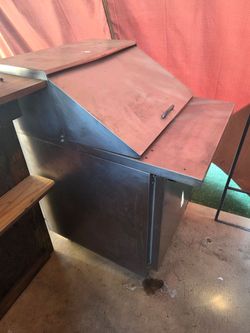 Sandwich prep table refrigerator