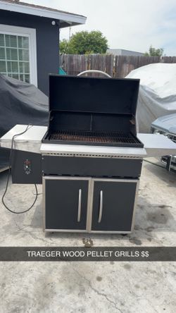 TRAEGER PALLET GRILL $350