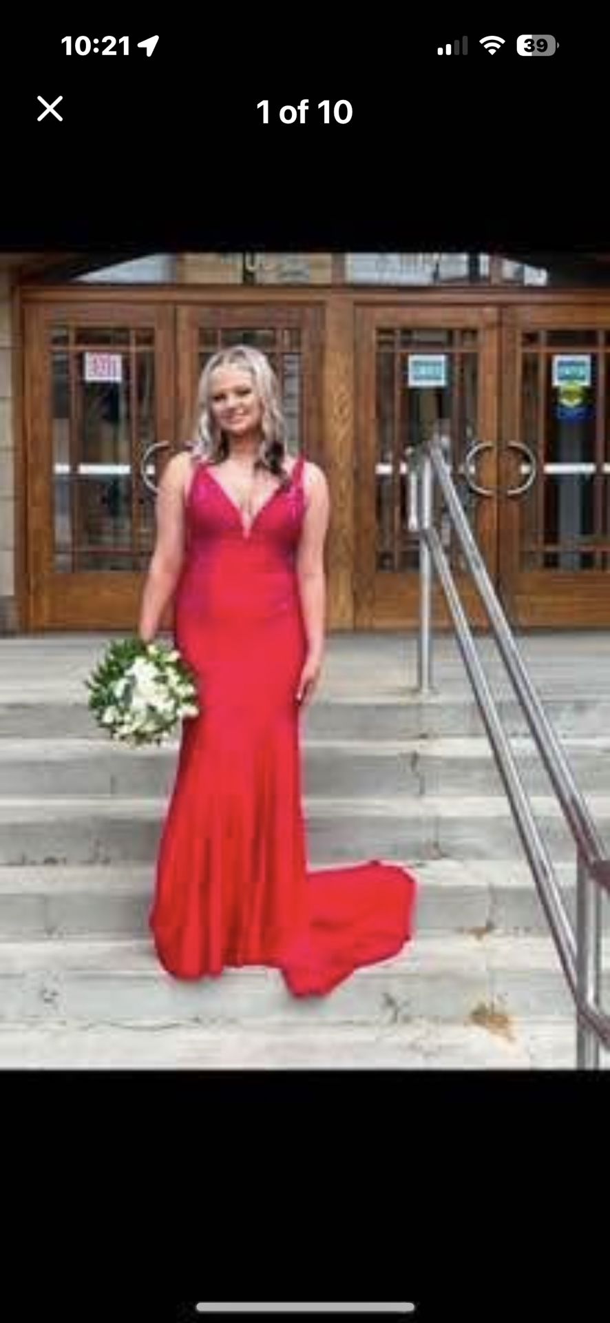 Sherri Hill red beautiful dress only worn for 2 hrs at most still in new condition size 2