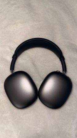 Black AirPod Max Heaphones