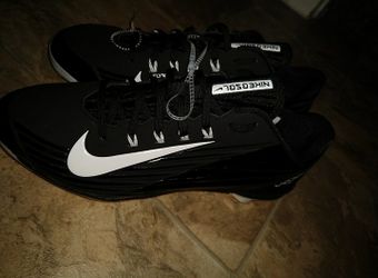 Baseball cleats