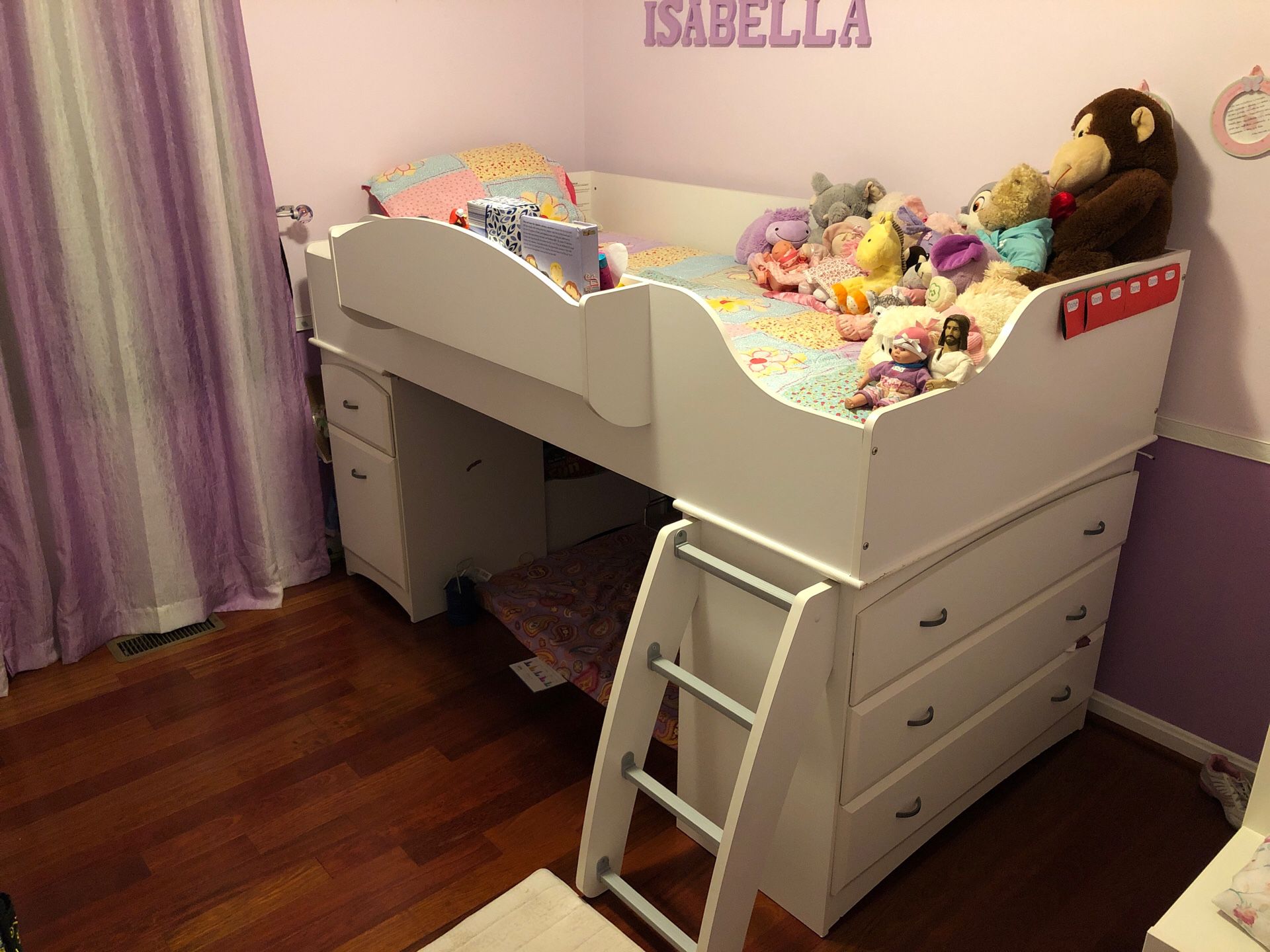 Kids twin size bed in excellent condition