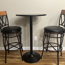 Table + 2 Chairs 