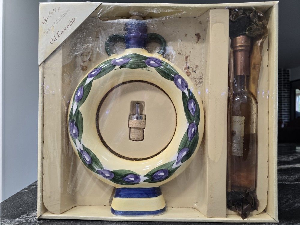 RARE Cusinart EnsembleWGarlic Flavored Oil