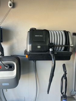Giraffe Tools Vacuum (Garage Wall Vacuum)