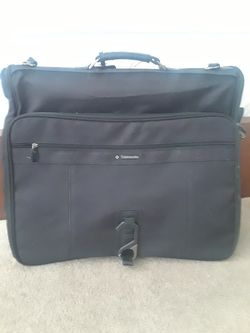Samsonite suitcase $10