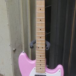 FENDER GUITAR PINK SIX STRING SQUIRE MUSTANG  PRE OWNED 887649-1