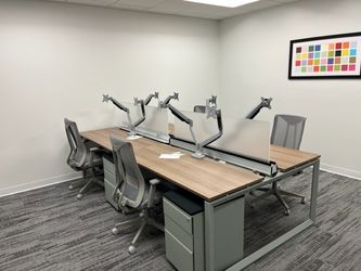 Workstation Set (2 CLUSTERS OF 4 STATIONS)