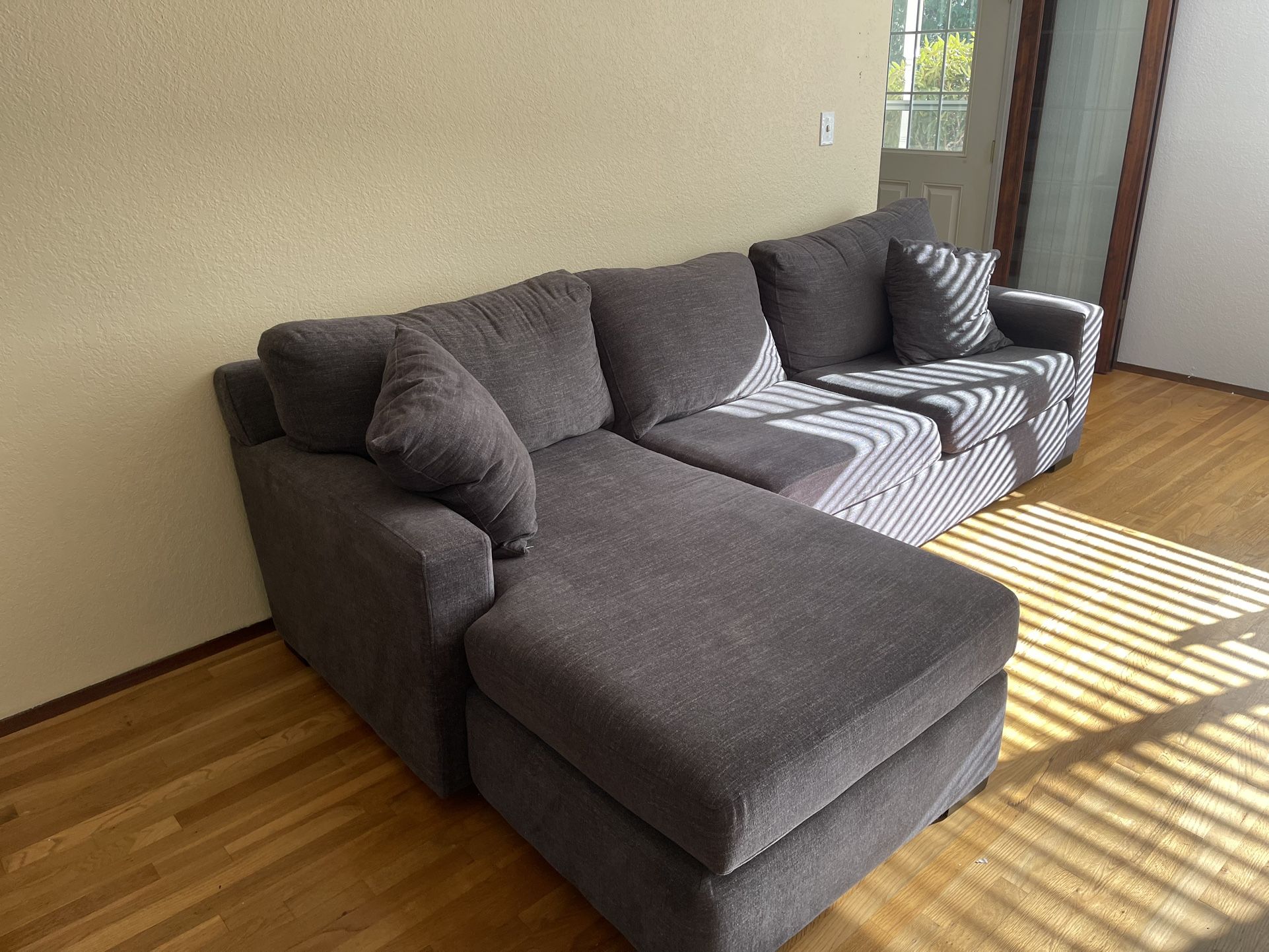 Dania Furniture Couch 