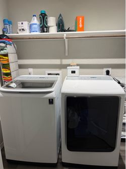 Washer dryer set