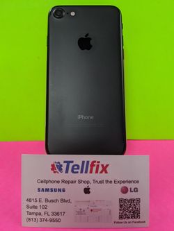 iPhone 7📱32GB. Factory unlocked 🔓 Like new condition 🎁 With warranty 🧾