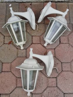 Set of 3 Wall outdoor light.