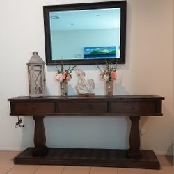 Entry Table And Mirror