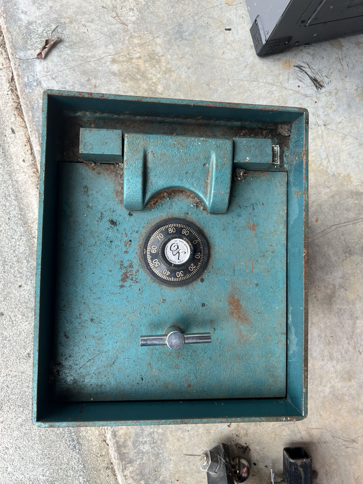 Floor Safe (locked)