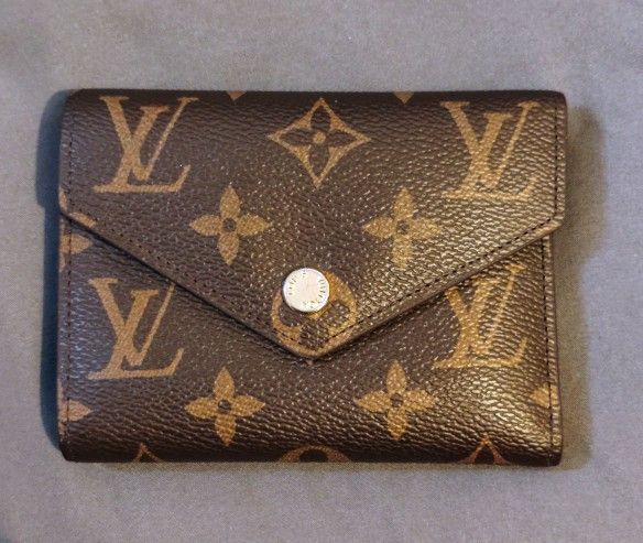 Louis Vuitton Victorian Wallet 