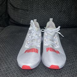 Womens Puma Size 9