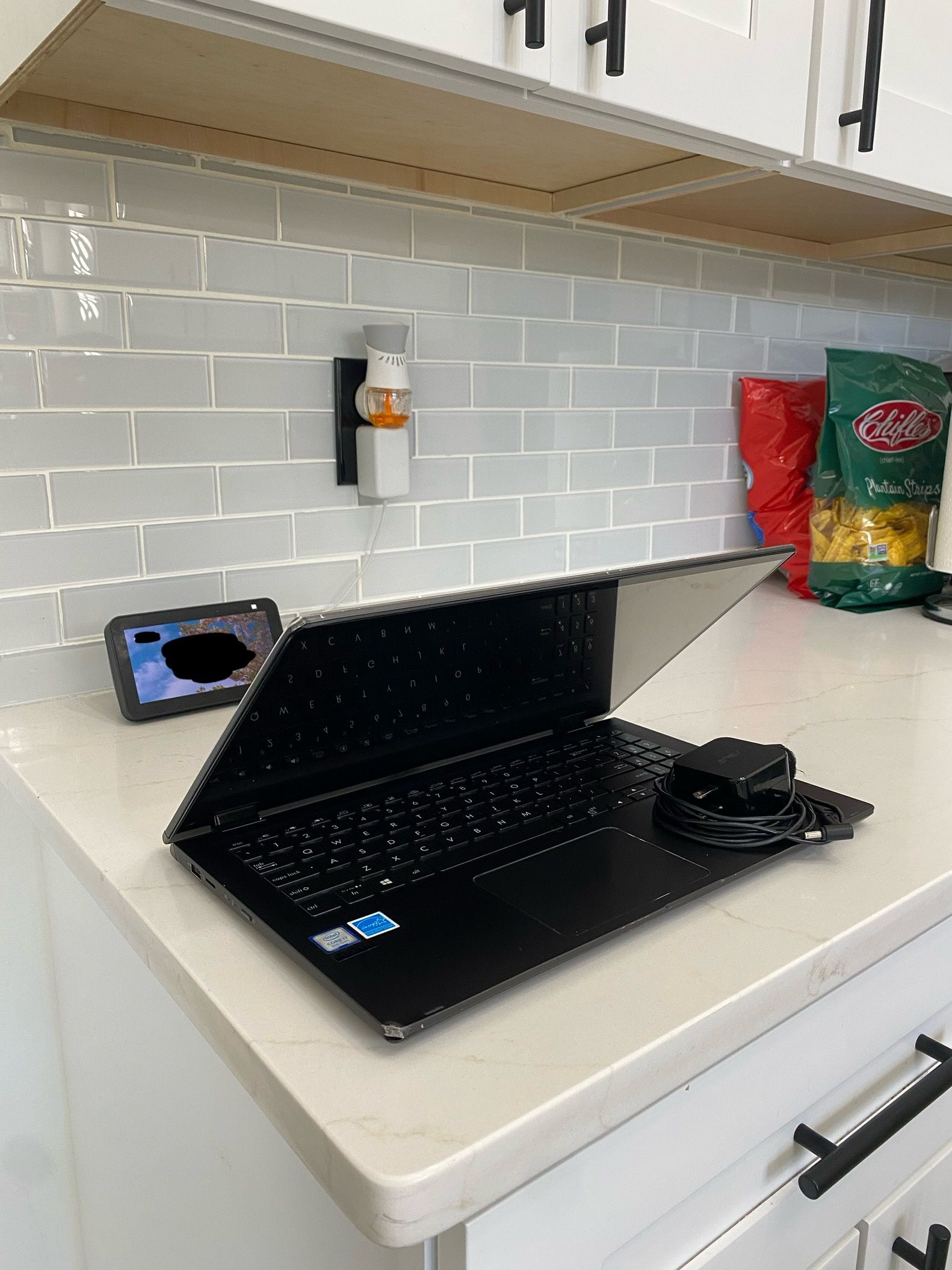 2019 ASUS ZenBook 15 (Q526FA)