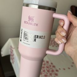 Stanley 40 oz tumbler with handle