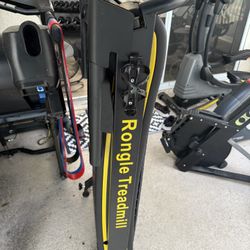 Curved treadmill $300