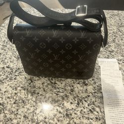 Authentic Louis Vuitton Black messenger bag District pm