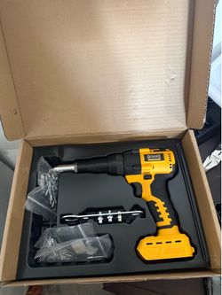 Cordless rivet gun