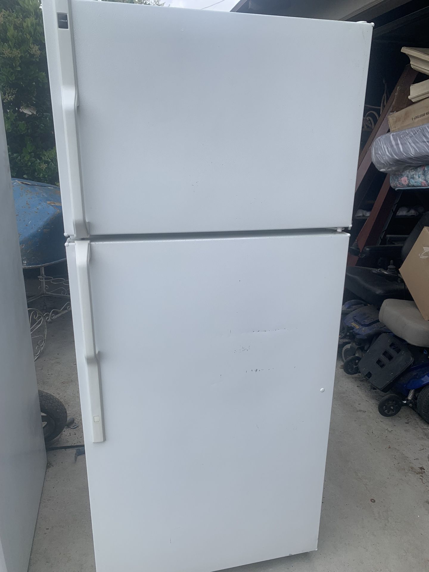 Refrigerator 