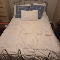Wrought Metal Frame Bed - Full