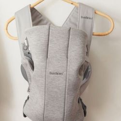 BabyBjörn Baby Carrier Mini – Light Gray 3D Jersey
