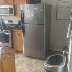 36 Inch Frigidaire Refrigerator 