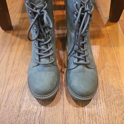 Size 8 Military Green Boots