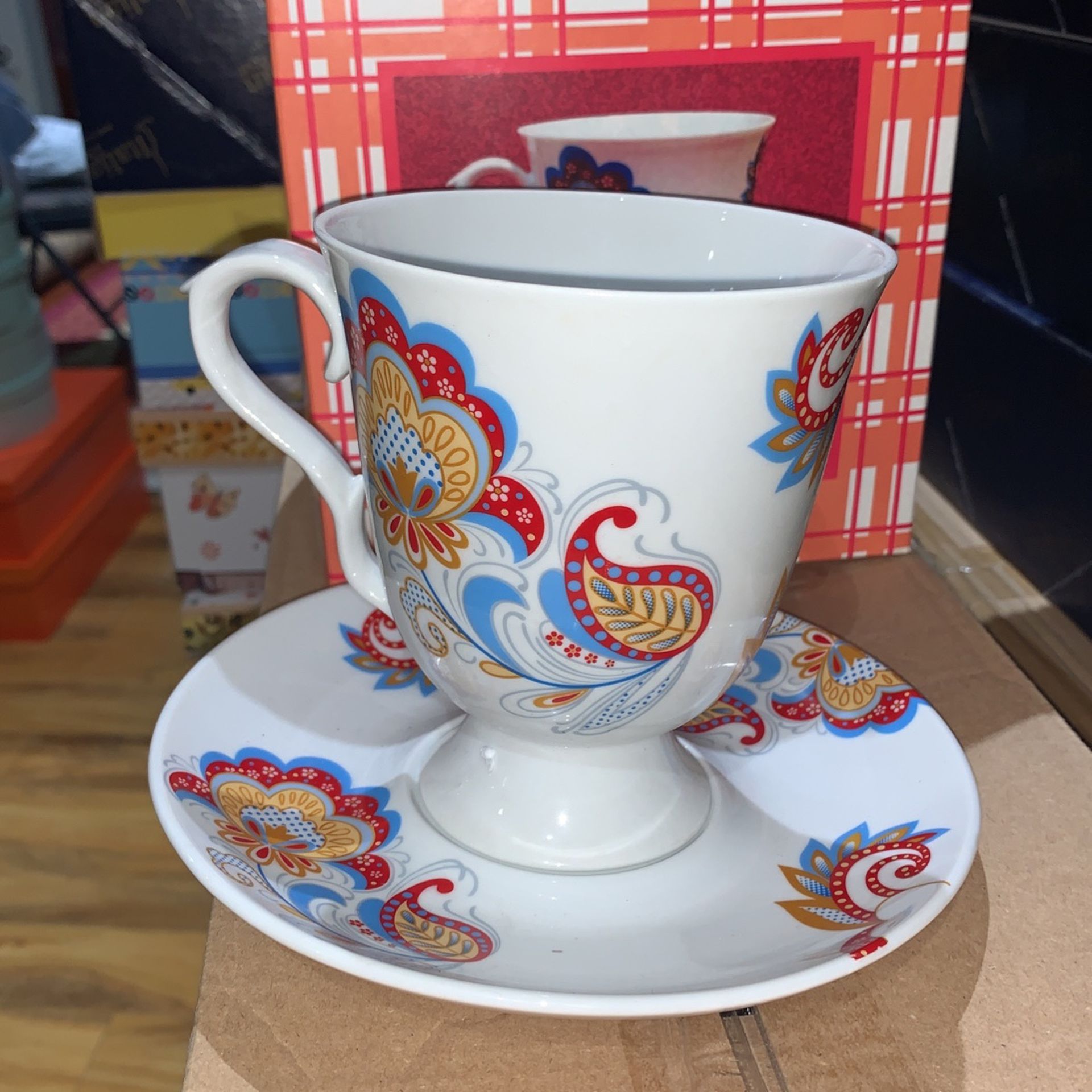 New In Box Tea Set, 2pcs, Saucer and a Cup