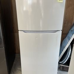 Frigidaire 28” Wide Refrigerator 