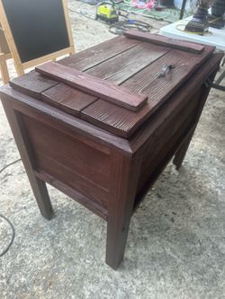 Hielera de madera